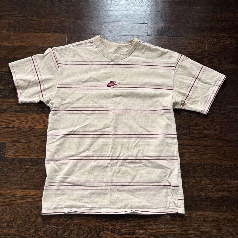 EUC Loose Fit Nike Tee